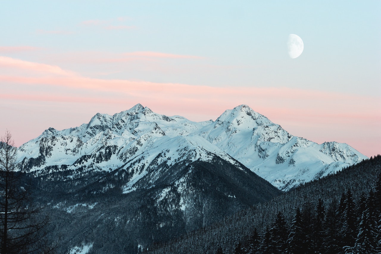 Services Snowy Mountain 1287145